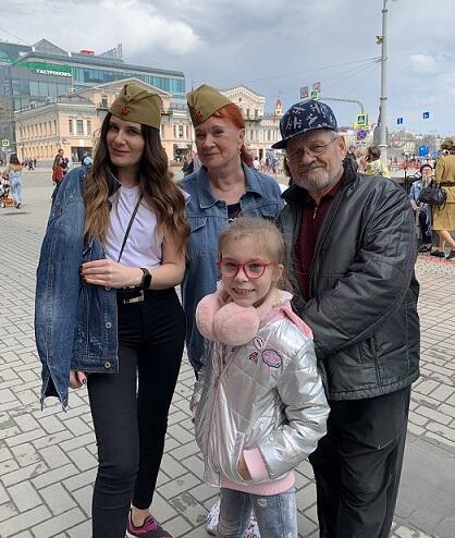 Но потому и живу я...