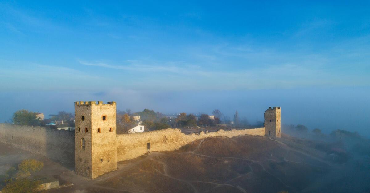 У Генуэзской Крепости