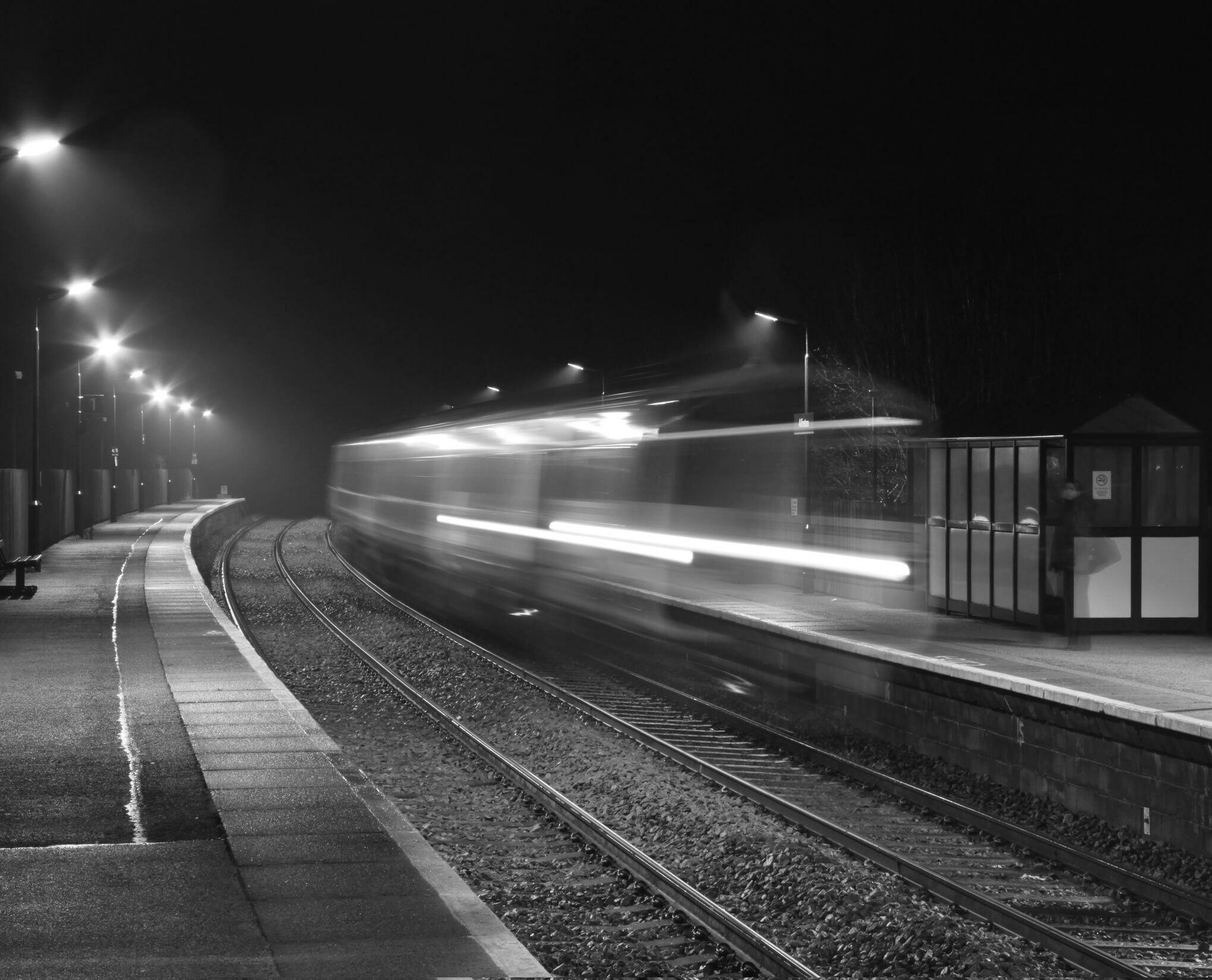 Поезд в темноте. Призрачный поезд сент-Луиса. Поезд-призрак «Санетти». Поезд призрак сент Луиса.