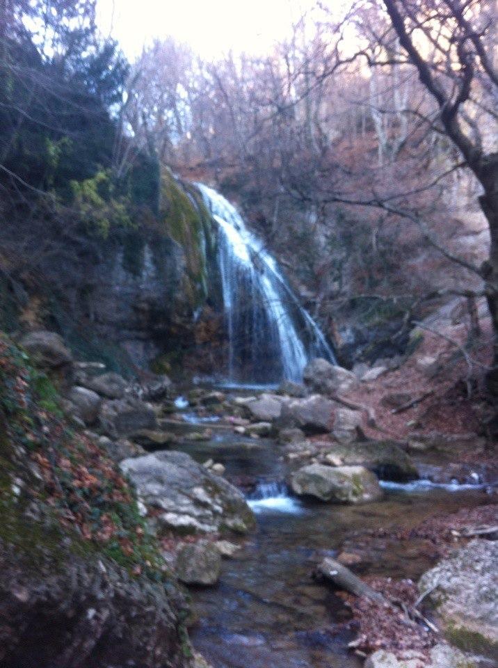 У водопада  Джур-Джур