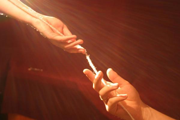 Нити между нами