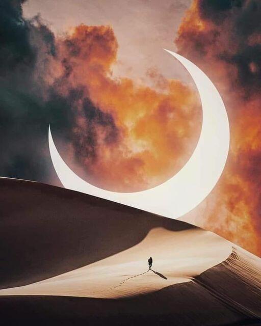 Месяц и бархан