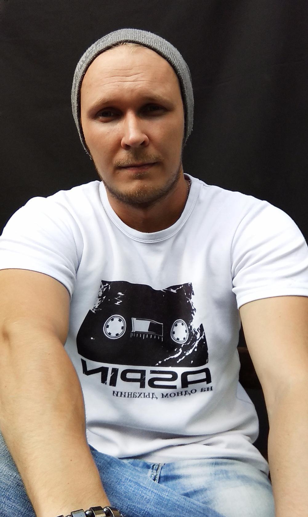 Четыре строчки обо мне.