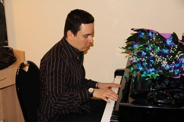 Сергею Таюшеву-младшему.