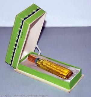 Подарок к празднику. Духи