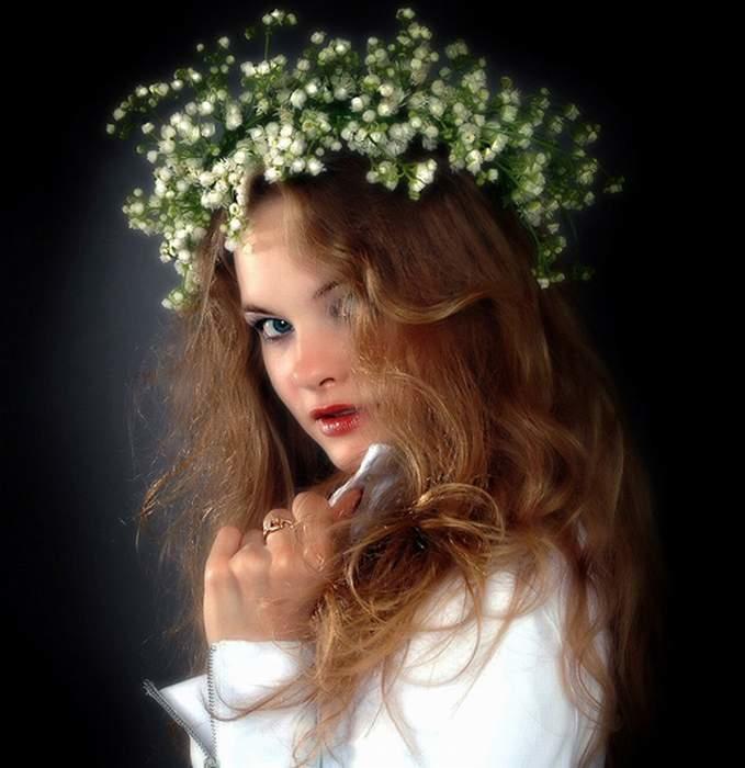 НЕ ТРЕВОЖЬ ТЫ НАШ САД, ГДЕ ВСТРЕЧАЛИ РАССВЕТЫ