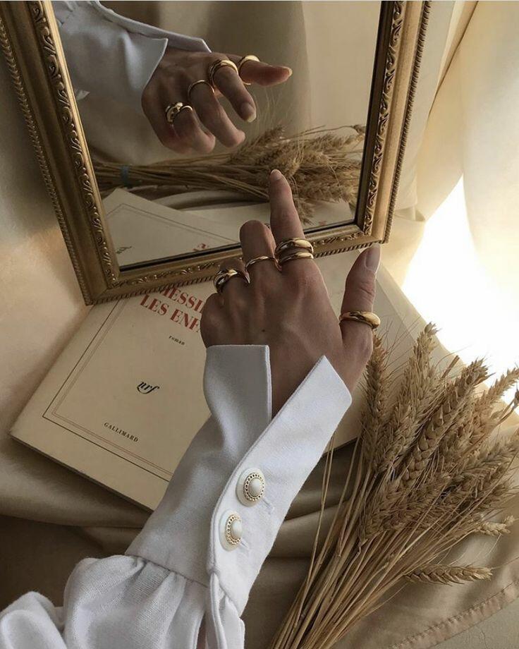 СВЕТЛО И ВДОХНОВЕННО  (И)