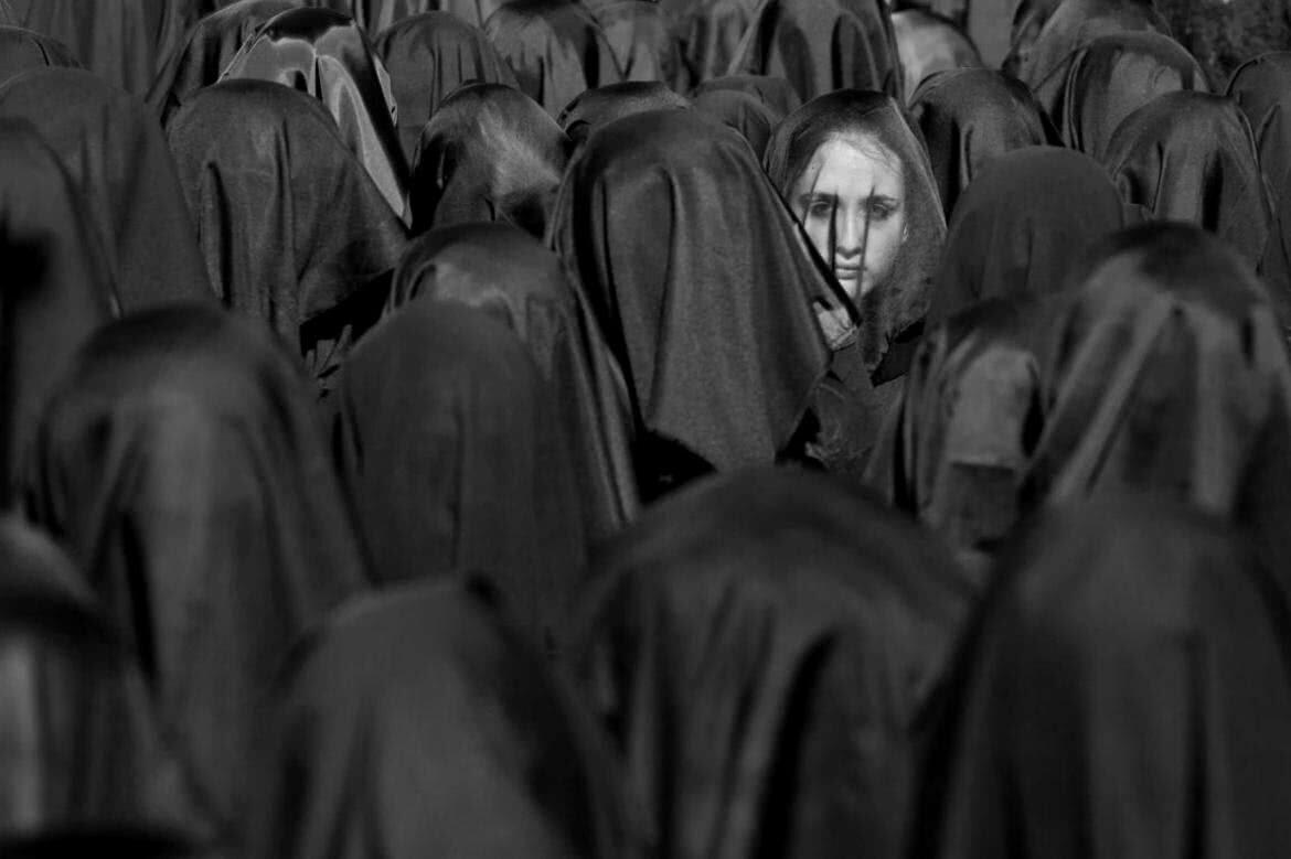 Без прикрас