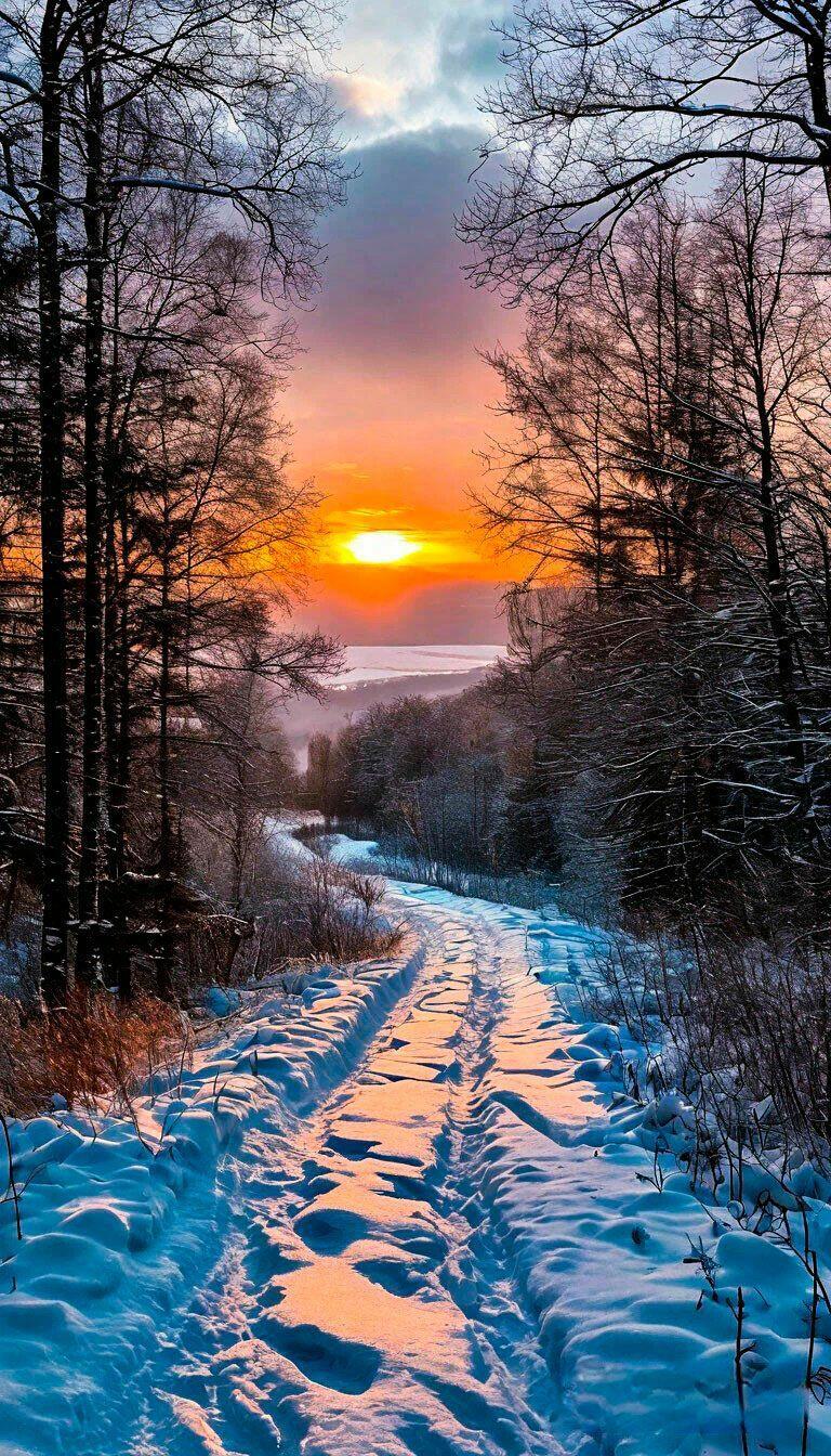 Восток алеет. Дивен сказ...