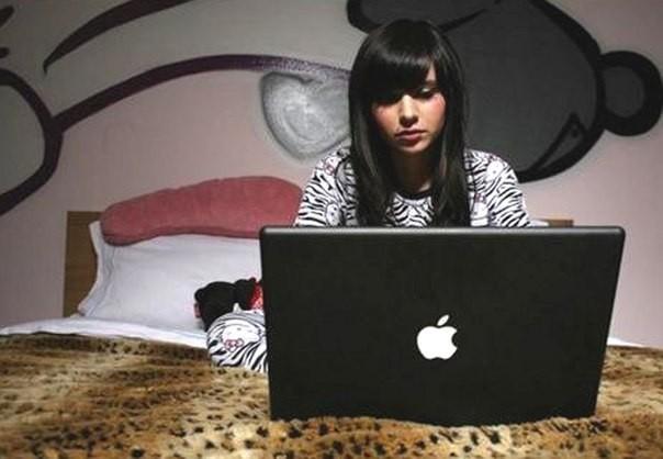 На ПОЭМБУКе... (ЕГО стихи)