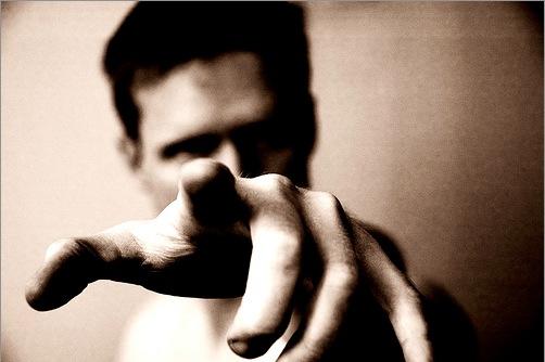 Отзыв на стихи "Пытаясь оценить себя", автор Шаронов Дмитрий