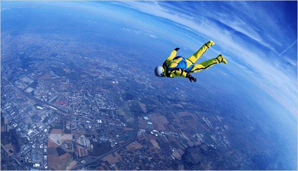 Парашютистка