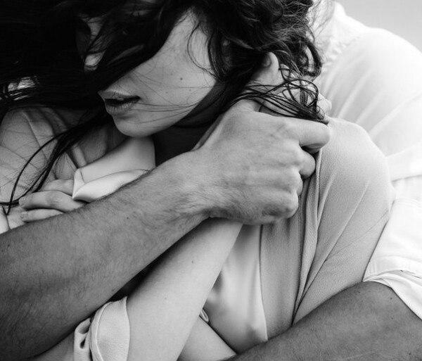 Как же ты мне подвластен... Как же я вся в тебе...