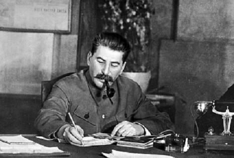Гениальность Сталина спасла СССР!..