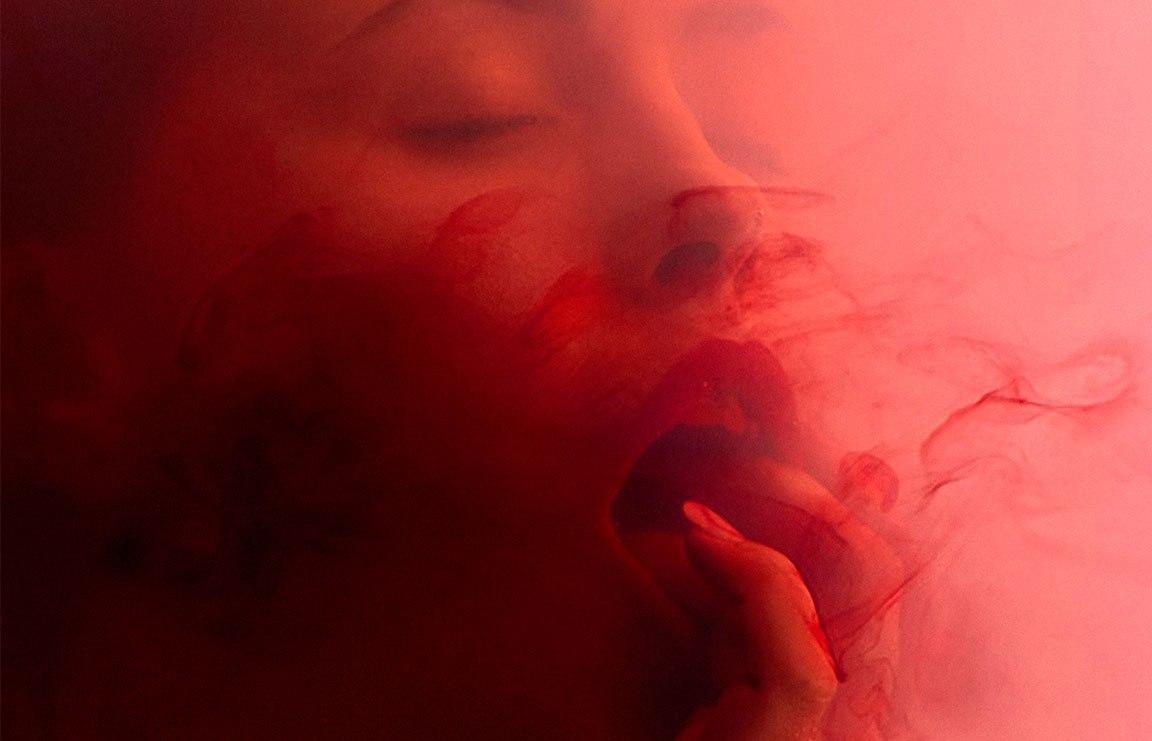 Из мрачной глубины