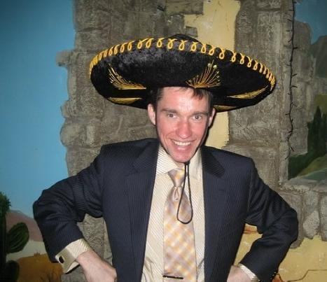 Ну, какой я Вам "непогрешимый",  Мне б хотя бы скуку превозмочь