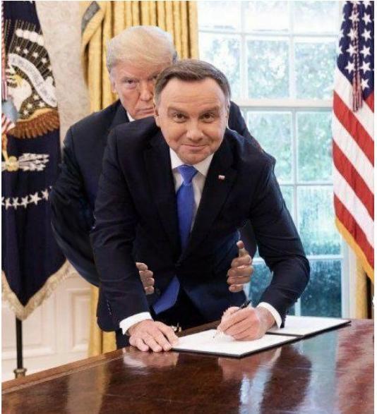 ФОТОГРАФ УВОЛЕН.