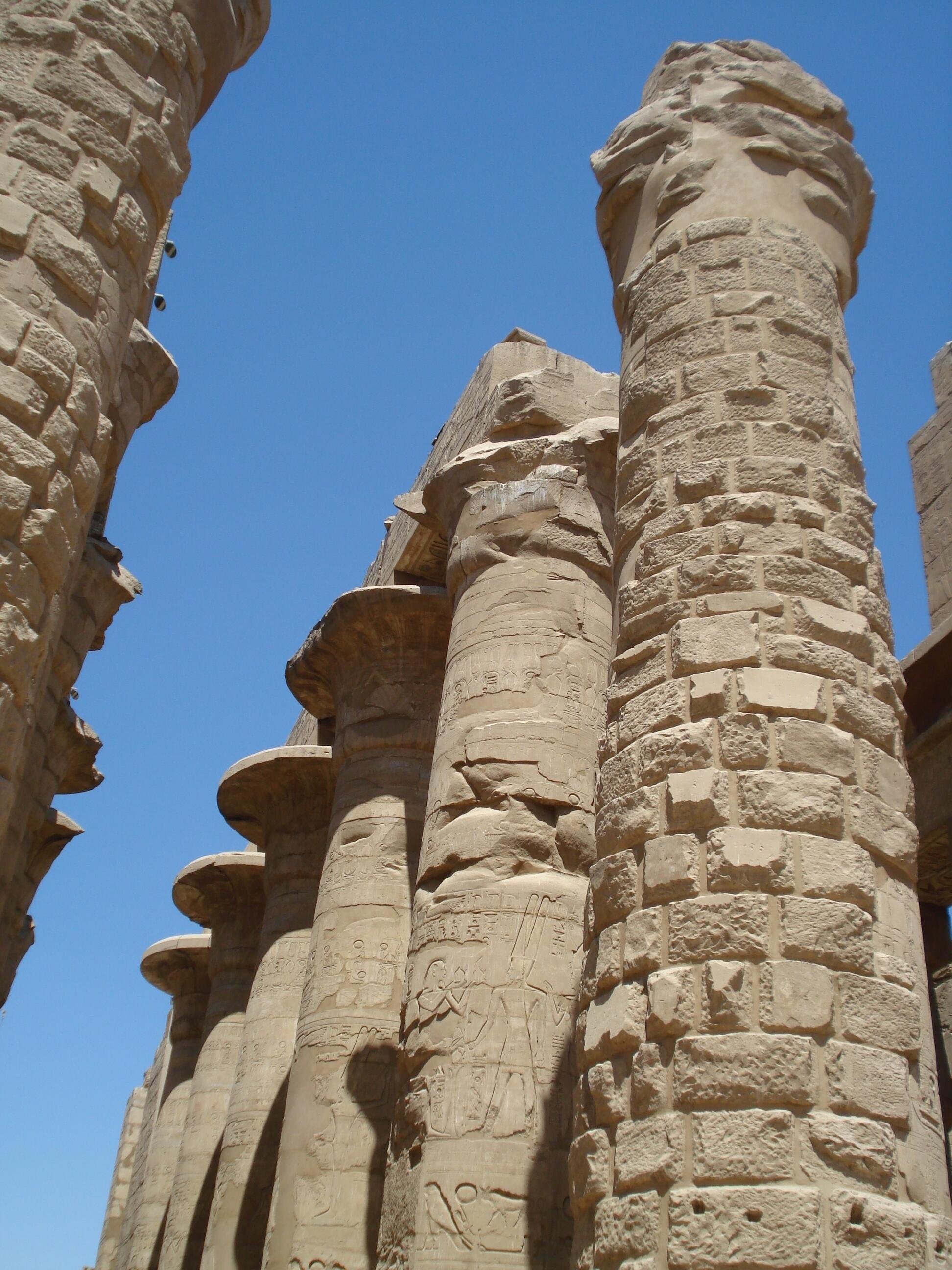 Персты, грозящие небесам