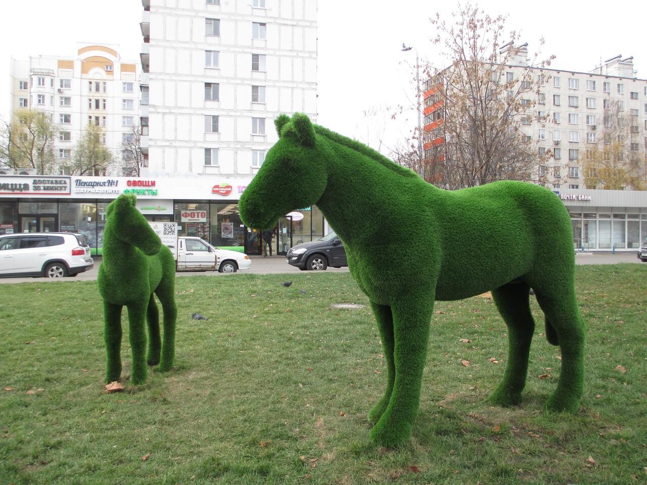 Зелёная лошадка