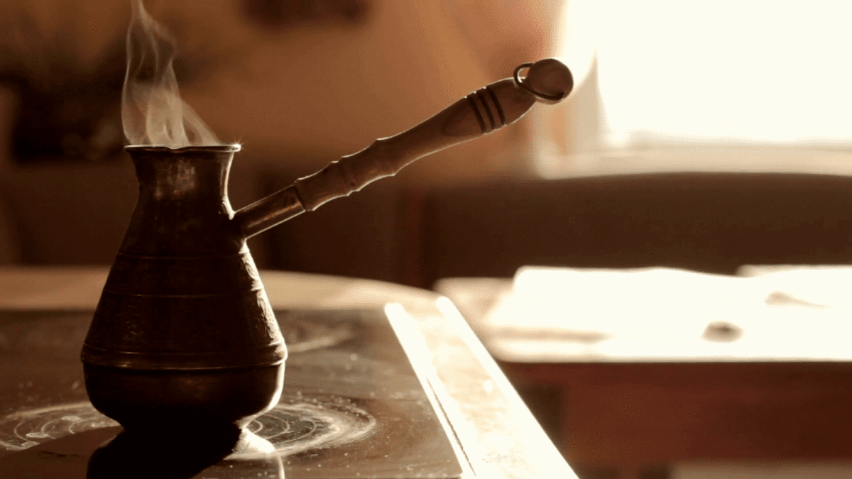 Во сне, с тягучим кофе схожим