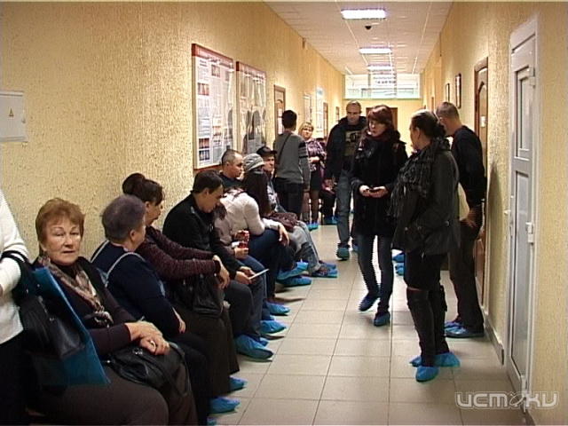 очередь в больнице к стоматологу. очередь в кабинет врача. очередь к зубному врачу. очередь в кабинет врача. очередь в коридоре.