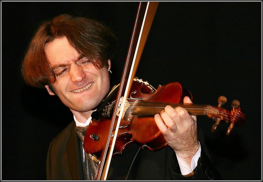 Саша скрипка