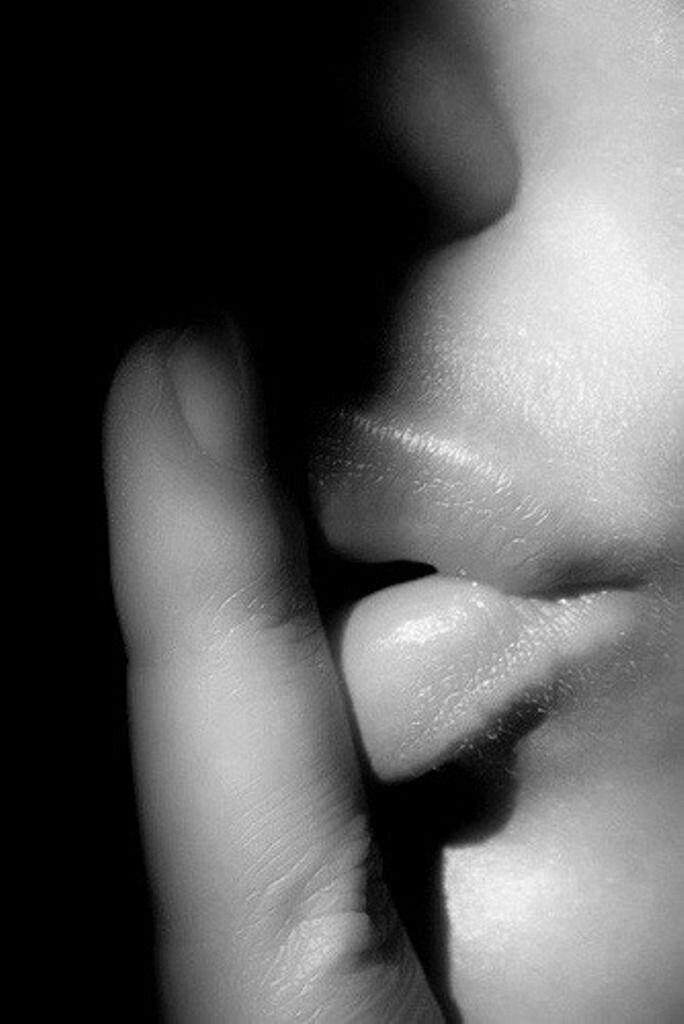 "Твой взгляд - как небо у причала..." (02.11.2021)