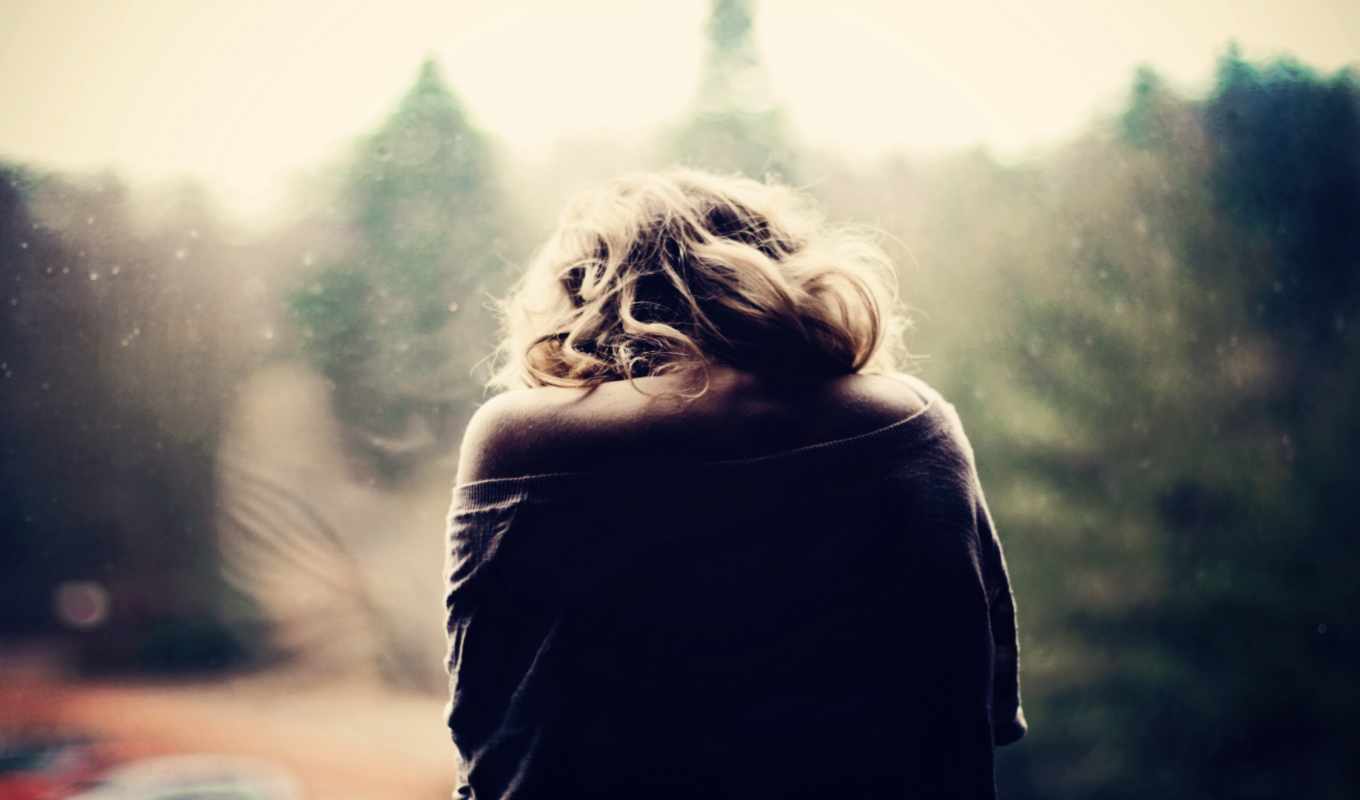 Тоска повисла коромыслом...