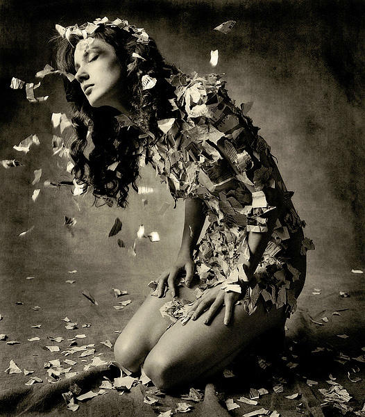 КАК ТОРОПИМСЯ МЫ ЛЮБИТЬ