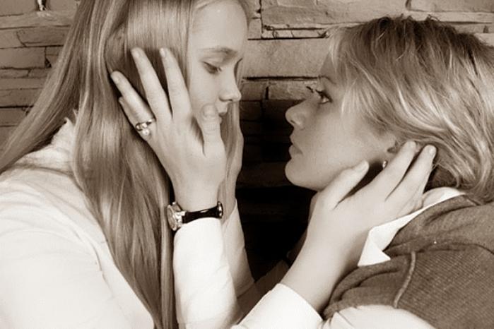 Далёкой дочке.