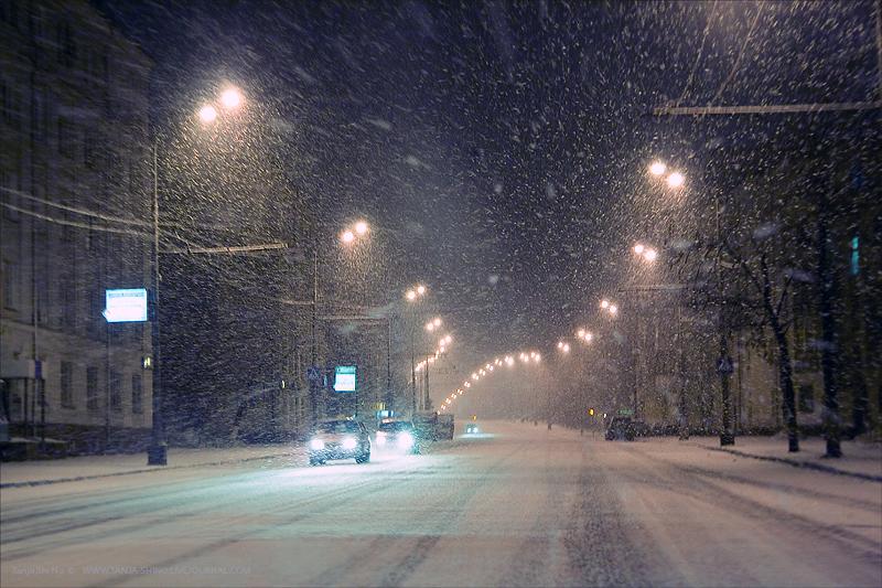 В городе осень вдруг белая, белая...