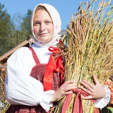 УМЕЛИЦА  АВДОТЬЯ  ИЗ  СЕЛА