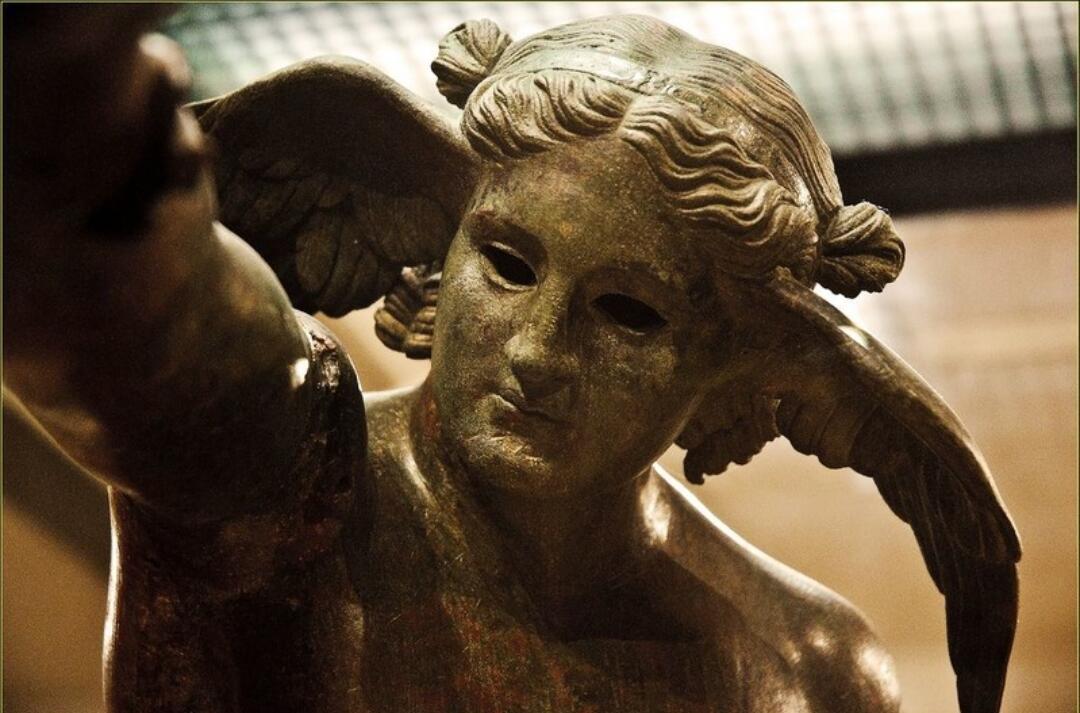 Морфей это бог. Гипнос Бог древней Греции. Гипнос Бог статуя. Греческий Бог сна гипнос. Морфей Бог древней Греции.