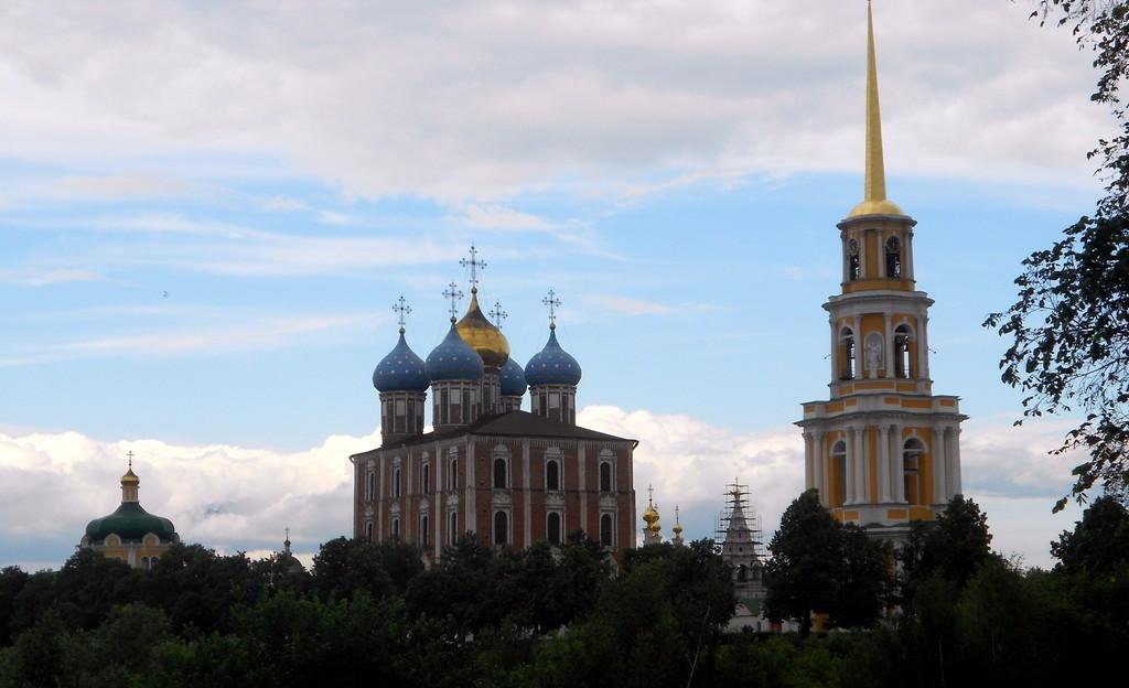 Я в чужую судьбу заглянул