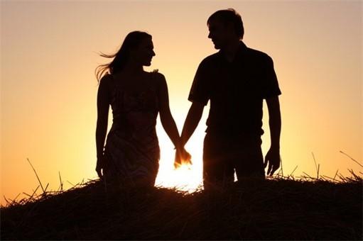 Не говорю люблю тебе...