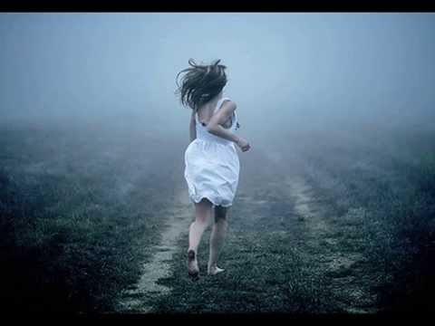 Я от прошлого снова бегу...