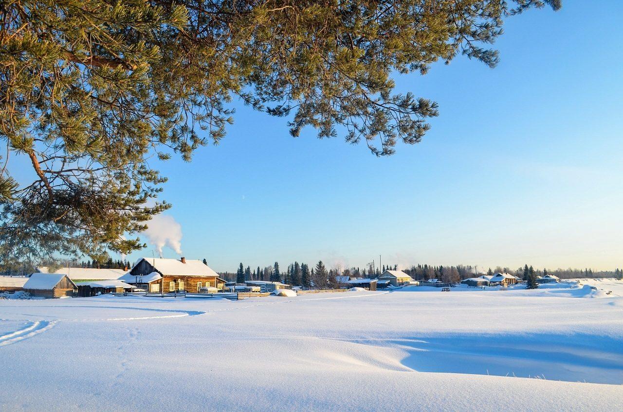 Живёт ещё  русская деревня...
