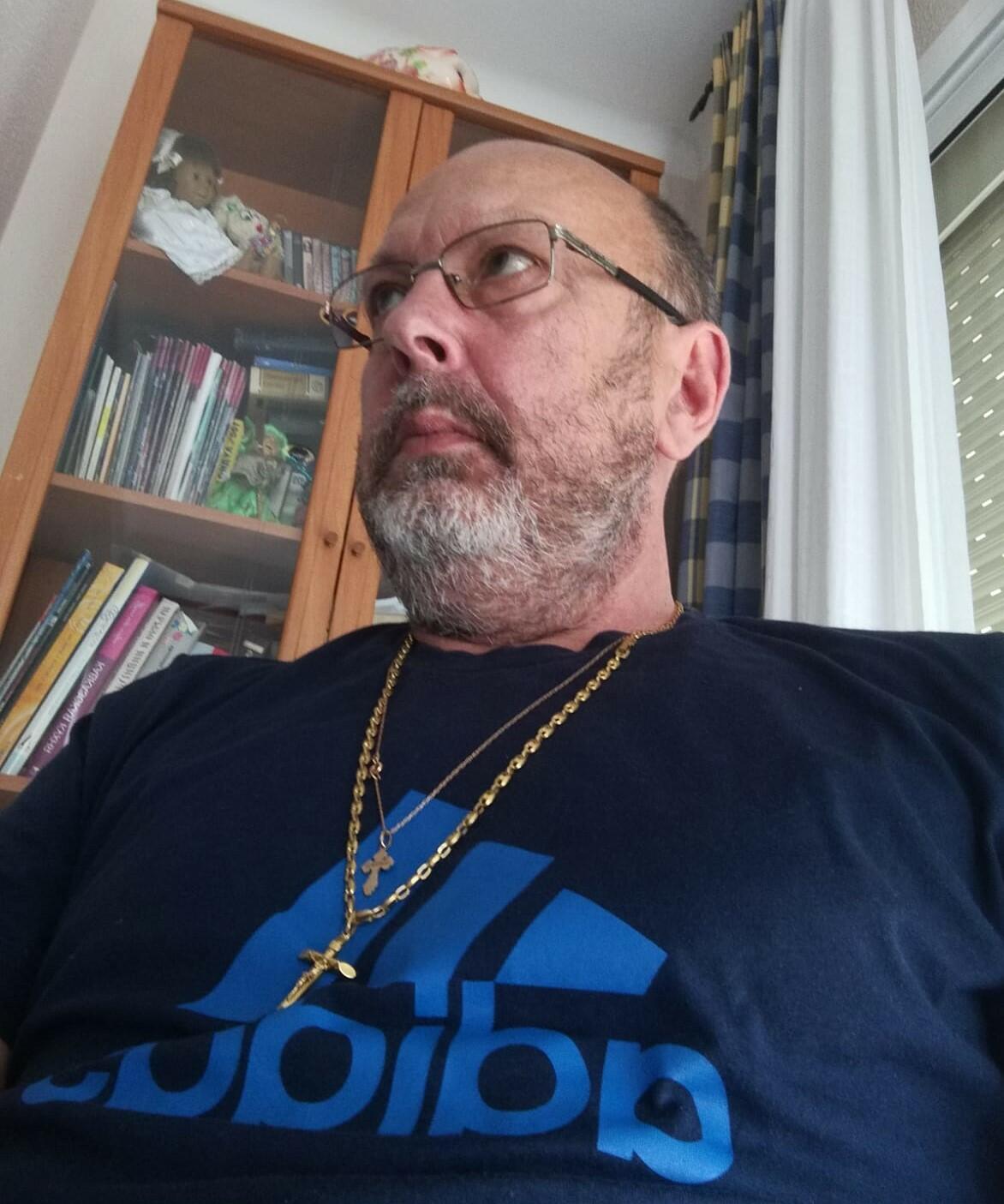 "Поместил я в тему свой автопортрет". Внутрифорумное