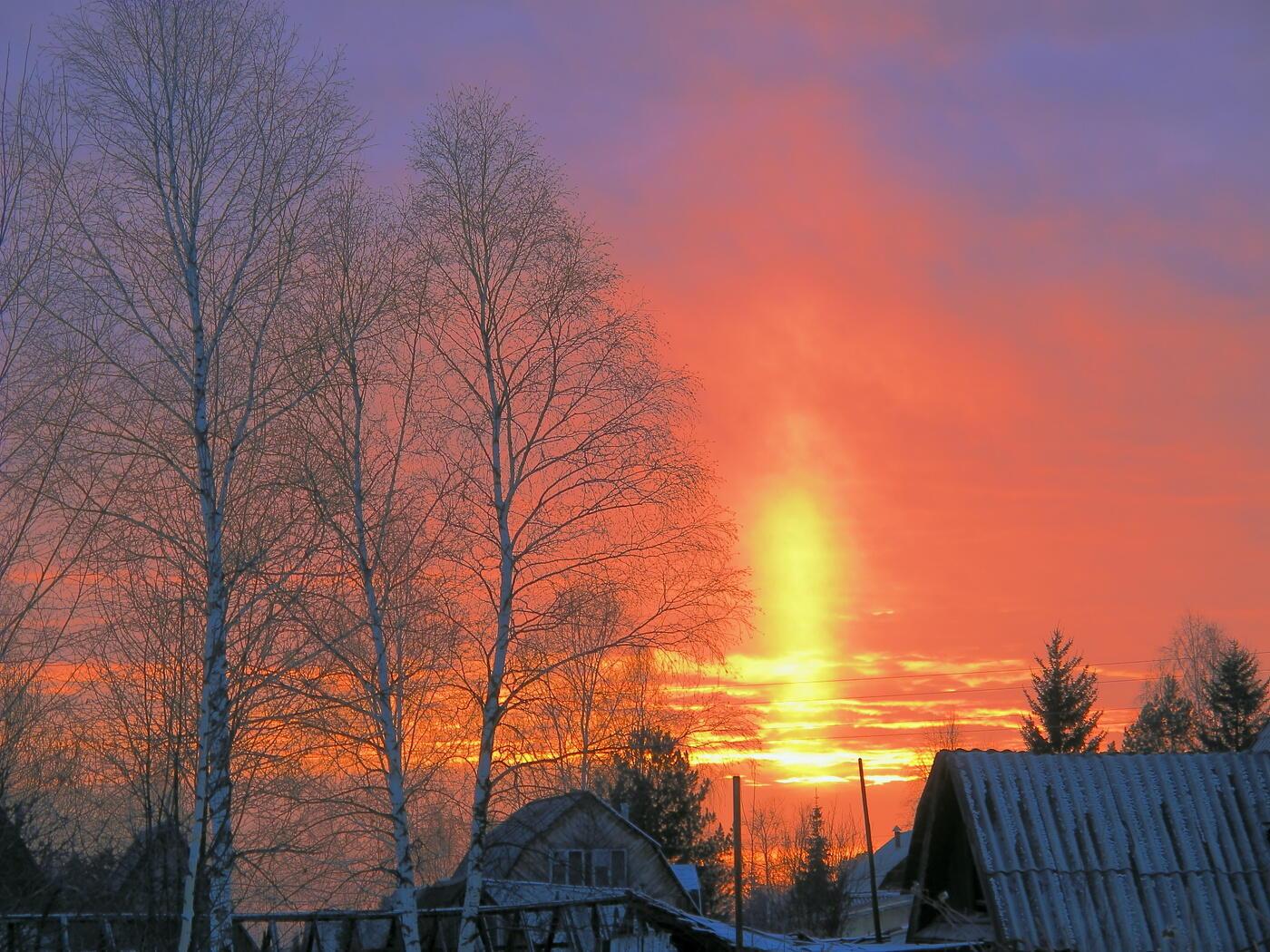 СВЕРКНУЛО СОЛНЦЕ ВИНОВАТО