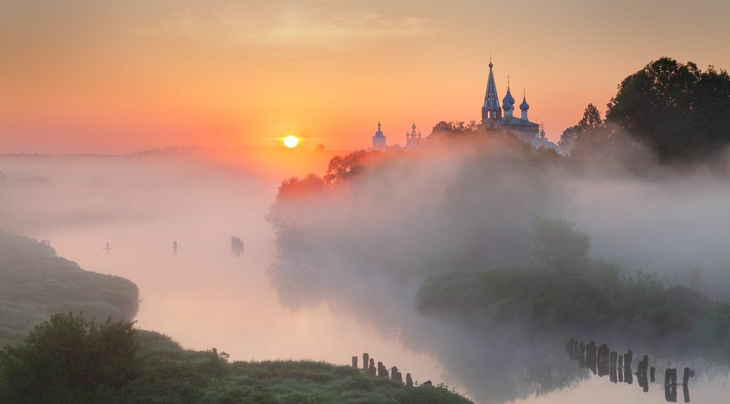 Укрыли землю белой пеленой