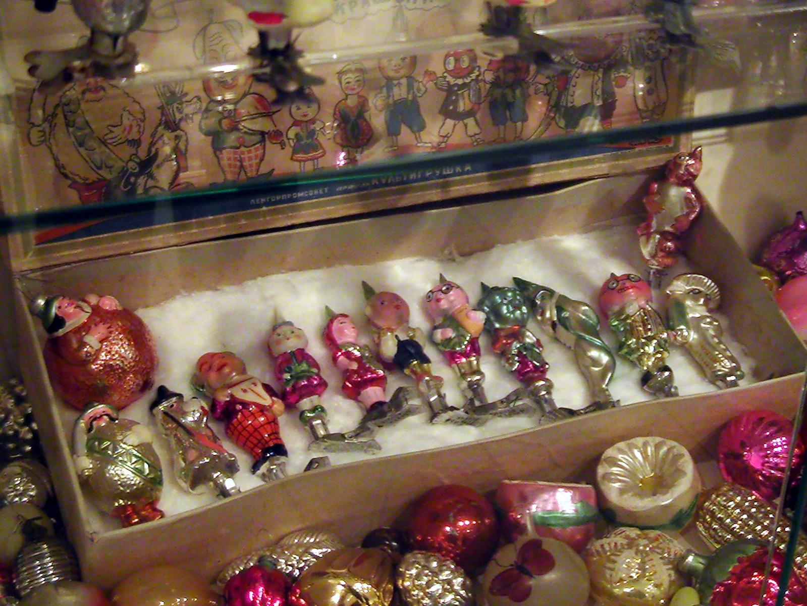 В старой коробке