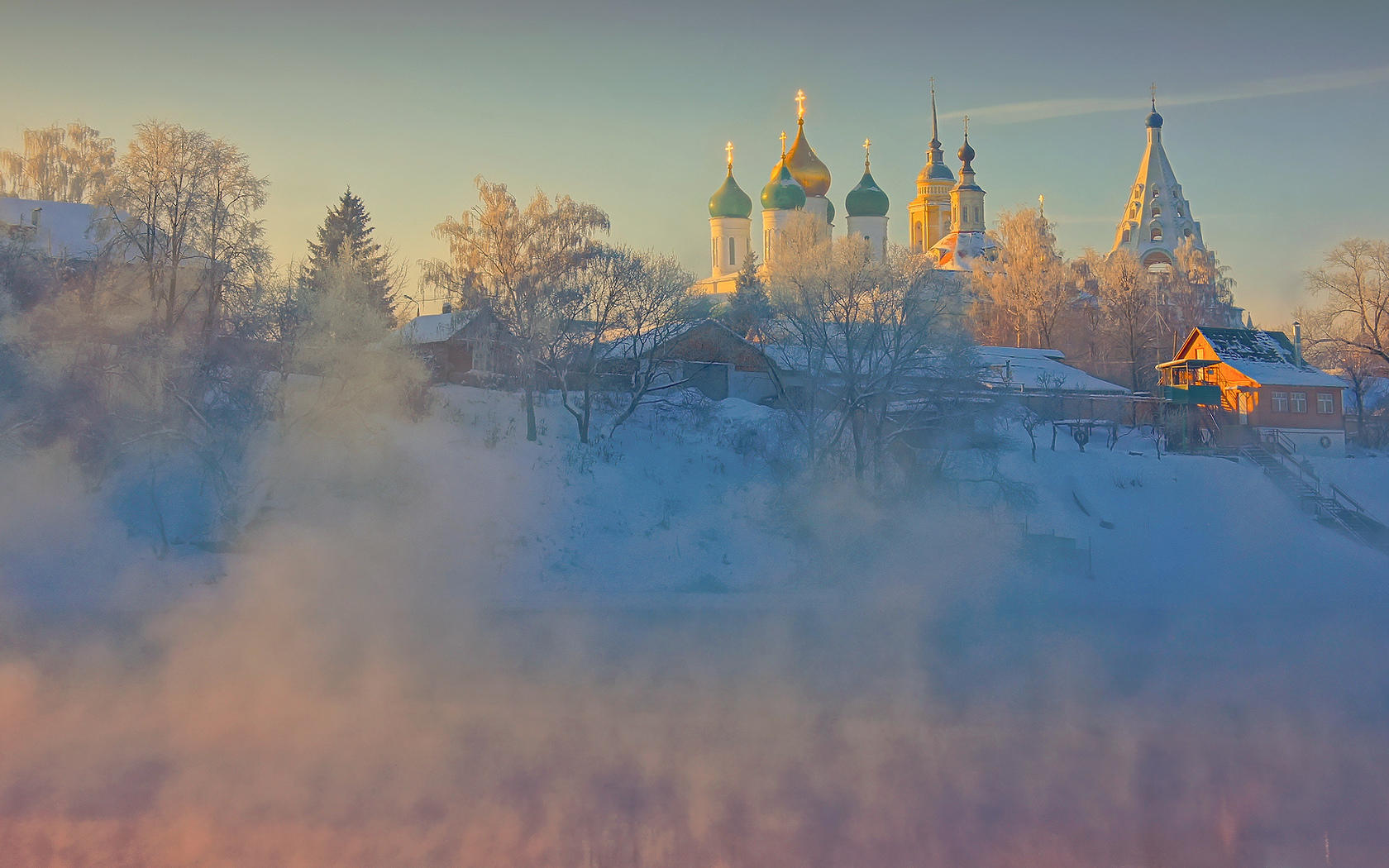 Зимнее утро храм. Оптина пустынь осень. Храм зима рассвет Муром. Коломна зима монастырь. Коломна в древней Руси.