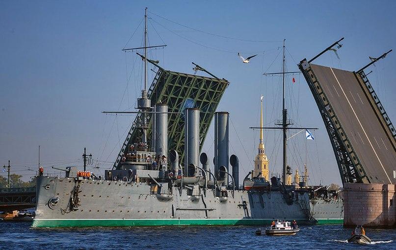 ВЕРНУЛАСЬ В ОТЧИЙ ДОМ "АВРОРА"