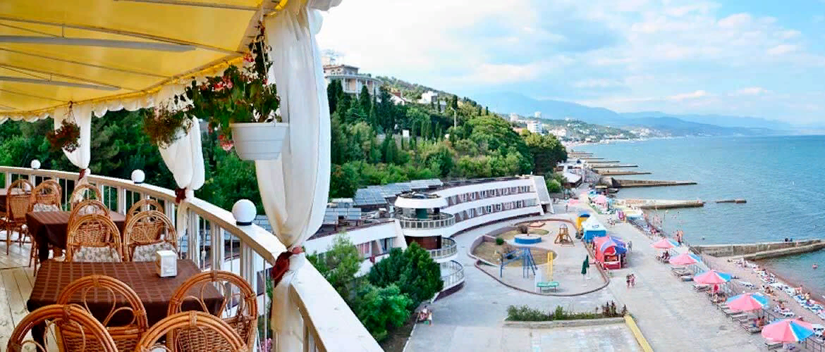 ПЛАЧЕТ СКРИПКА...