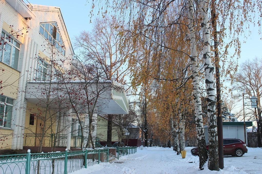 Осень однажды с зимой повстречались
