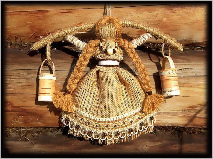 Мне нужен оберег от дурных баб