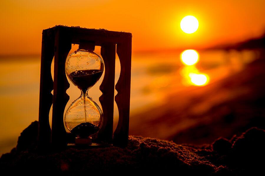 Не привыкай к нечаянному счастью.