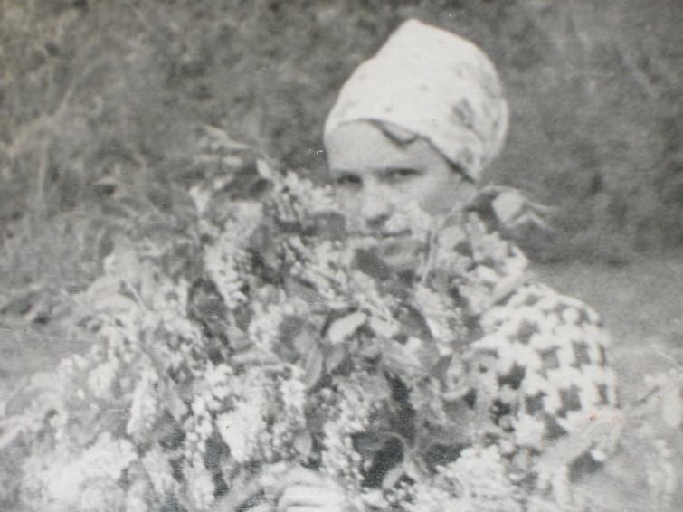 Тебе я розы покупал.