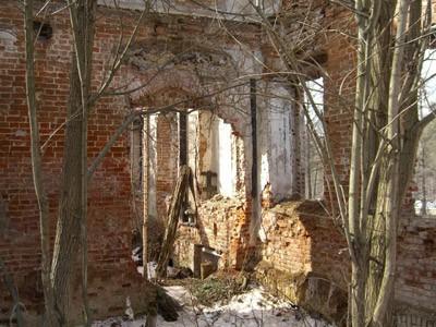 Размышления у разрушенной войной русской усадьбы