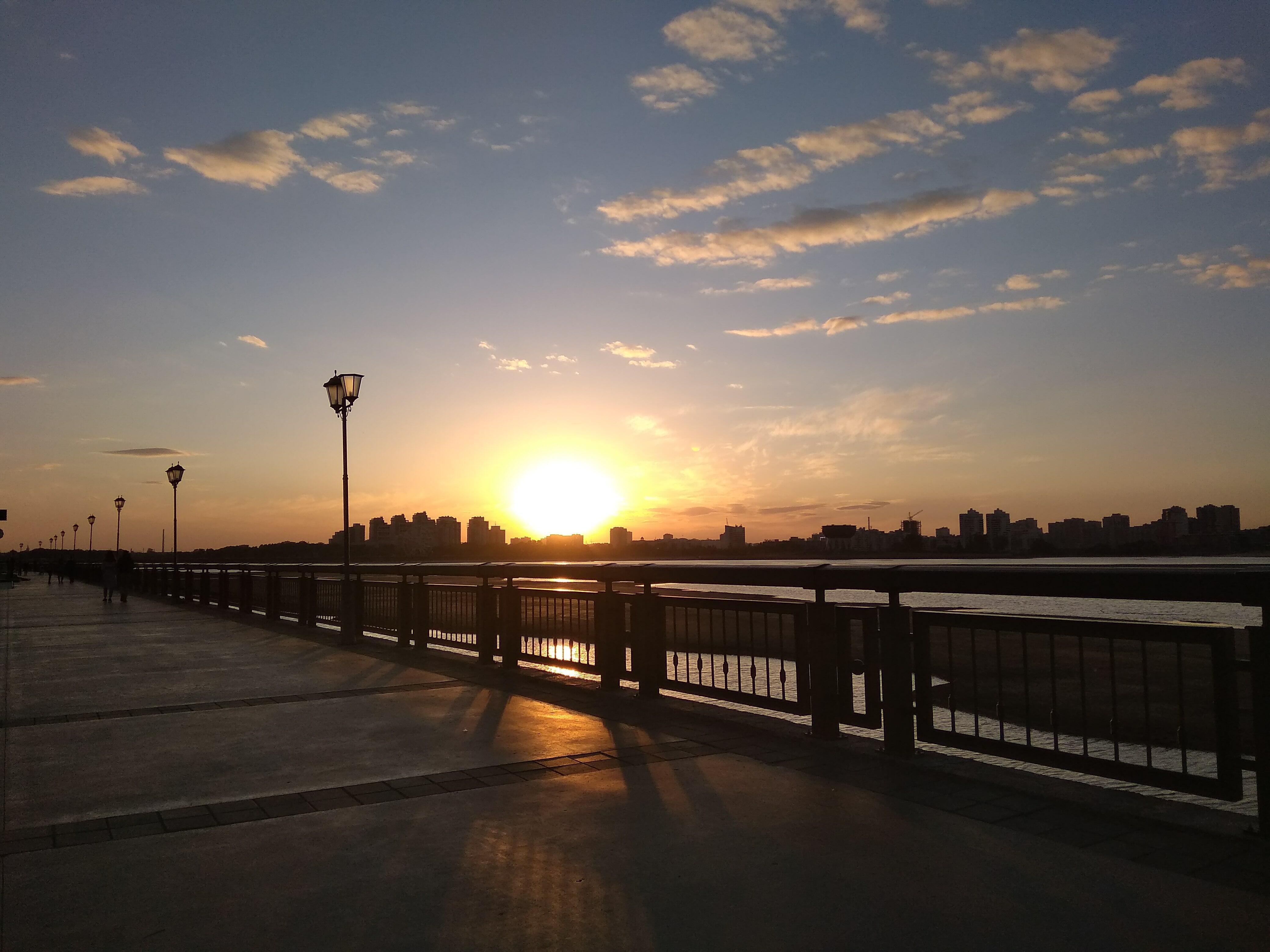 Несколько лет спустя. Снова здесь. Снова в отчаянии